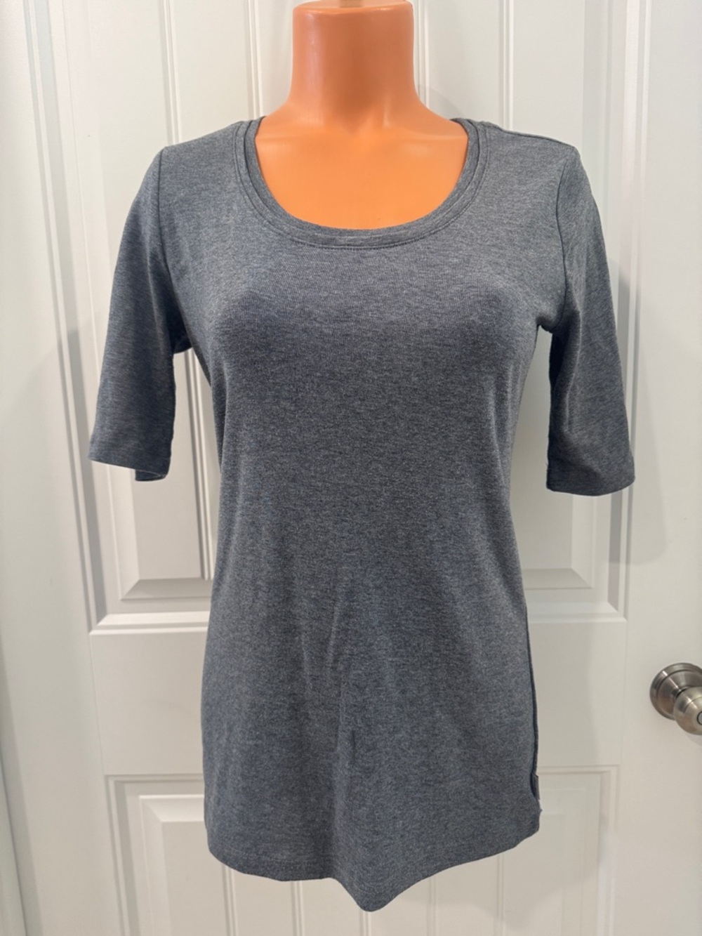 EDDIE BAUER Gray Round Neck Elbow Tee T Shirt M Medium EUC $40 - Picture 2 of 11